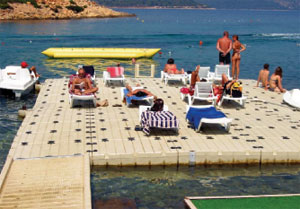 piattaforma solarium galleggiante