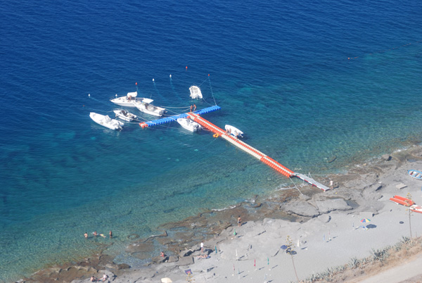 pontile galleggiante attracco imbarcazioni