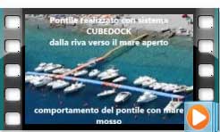 pontile galleggiante cubedock in mare mosso