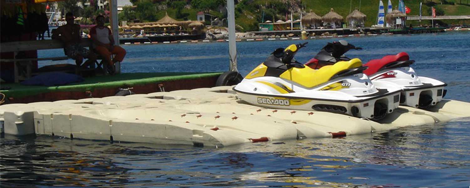piattaforme galleggianti per moto d'acqua