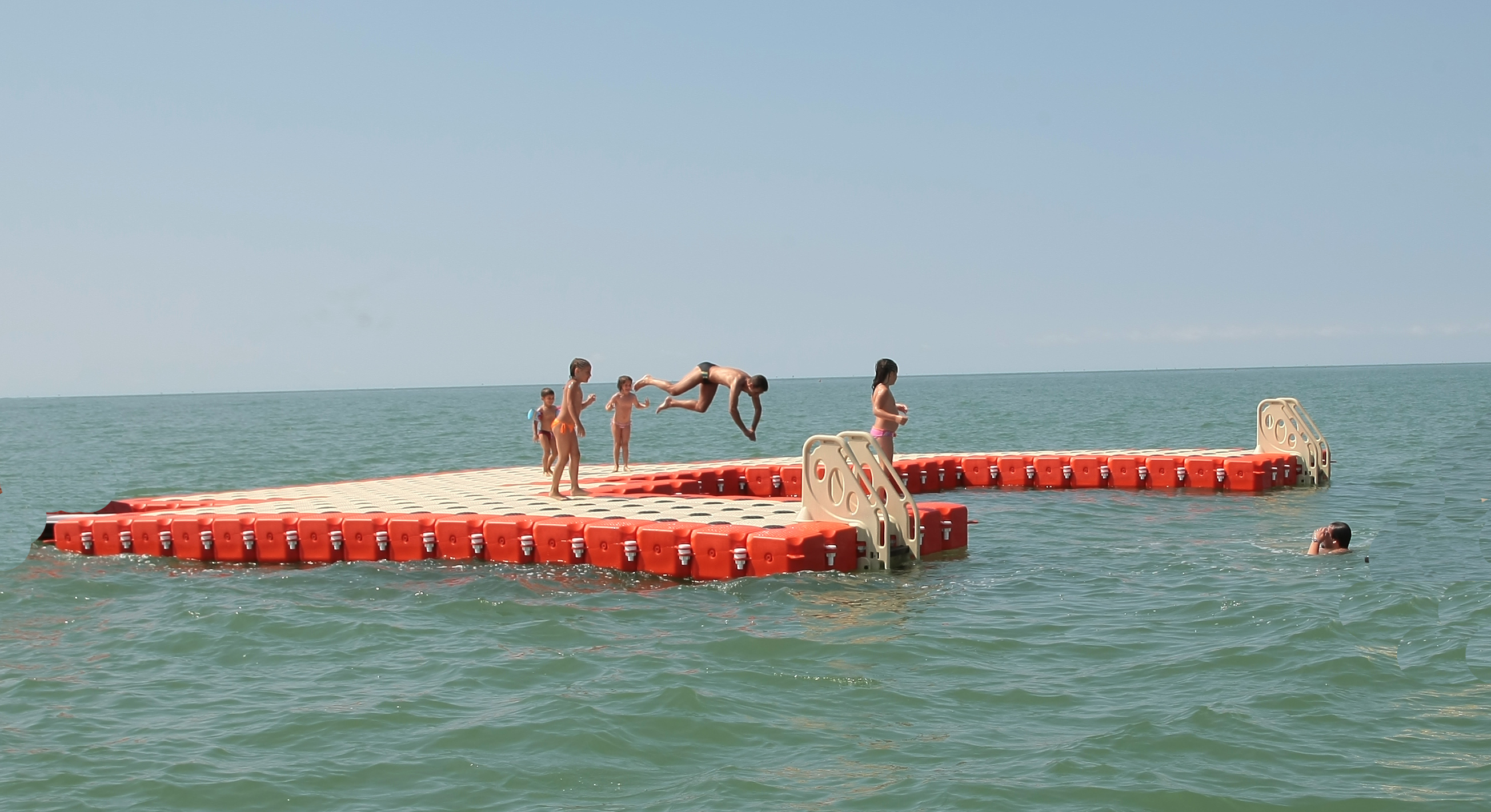 Piattaforme e Isole Galleggianti Cubedock