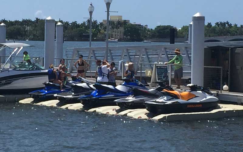 pedana galleggiante per jetski moto d'acqua
